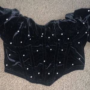 NWOT Privy Small Black Velour Corset Style Faux Pearl Bead Puff Sleeve Crop Top